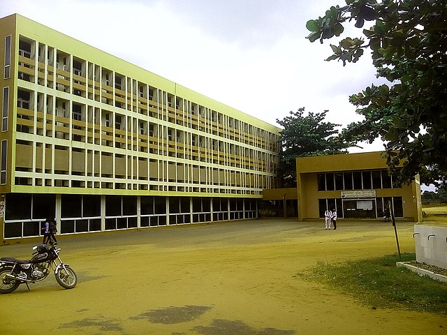 Écoles et instituts de l'Université d'Abomey-Calavi (UAC)